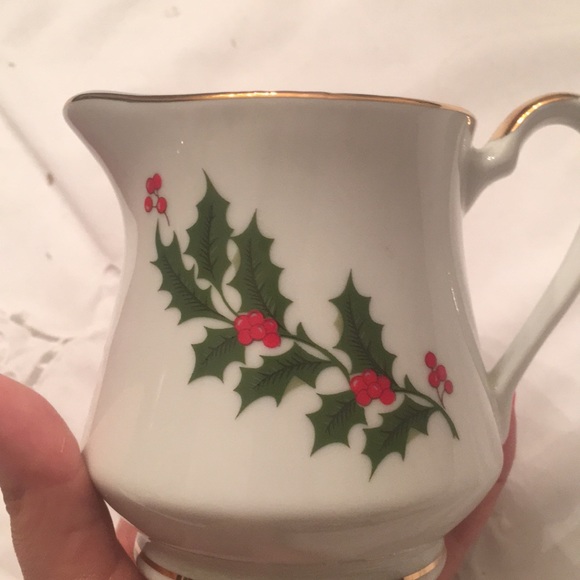 Salt and Pepper Shaker & Sugar Bowl And Creamer - Picture 7 of 8